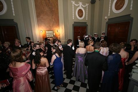 CV samlas i Övre Trapphallen