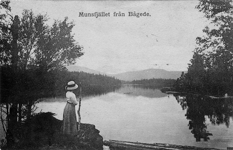 B&aring;gede med utsikt mot Munsfj&auml;llet