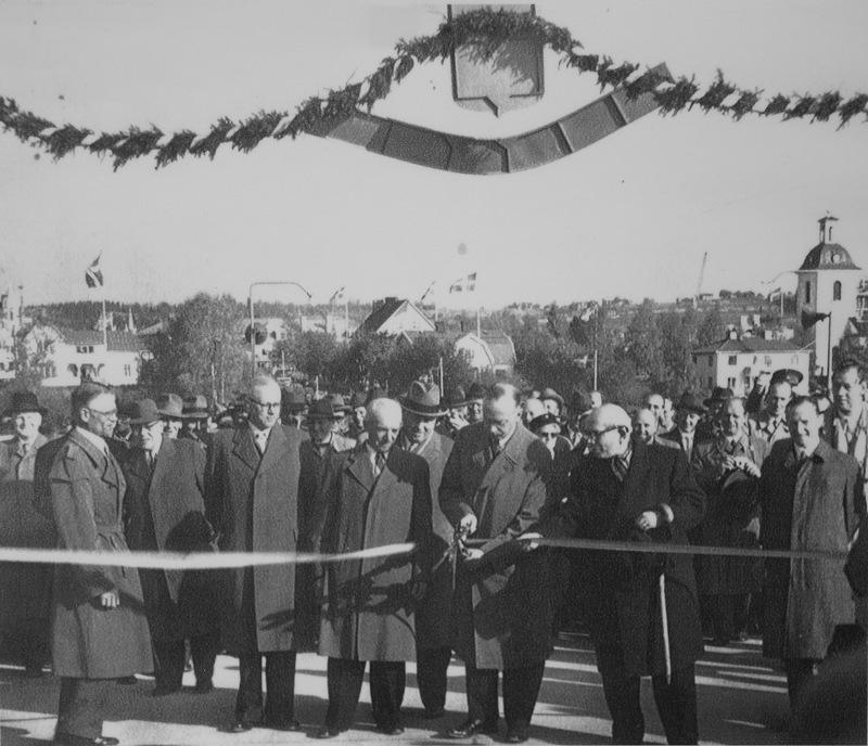 Invigningen av den nybyggda bron.