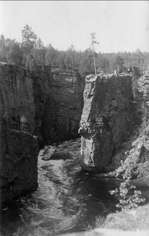 Portarna vid H&auml;llings&aring;fallet